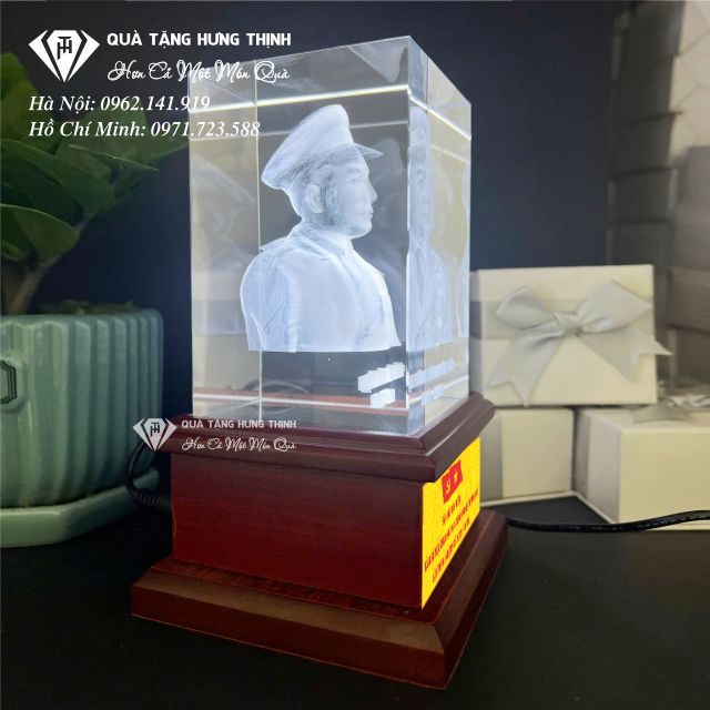 Đại Tướng Võ Nguyên Giáp khắc 3D trong pha lê 360